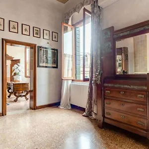venezia-la-fenice.hotelinveneto.com/